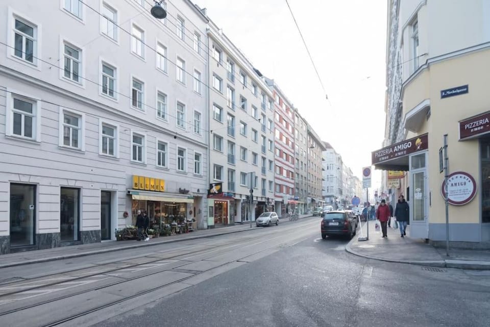 Dream of Belvedere Apartment in Vienna