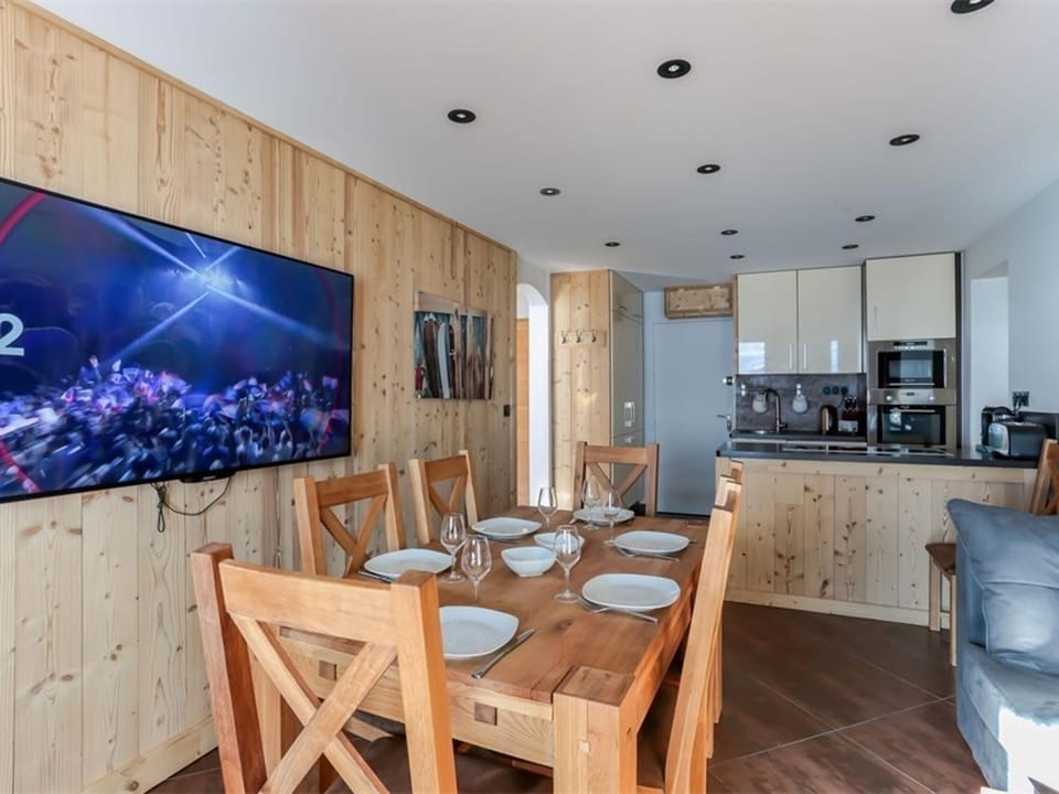 Val Thorens: Superbe appart 8 pers, proche pistes et commerces - FR-1-637-31 Apartment in Les Allues