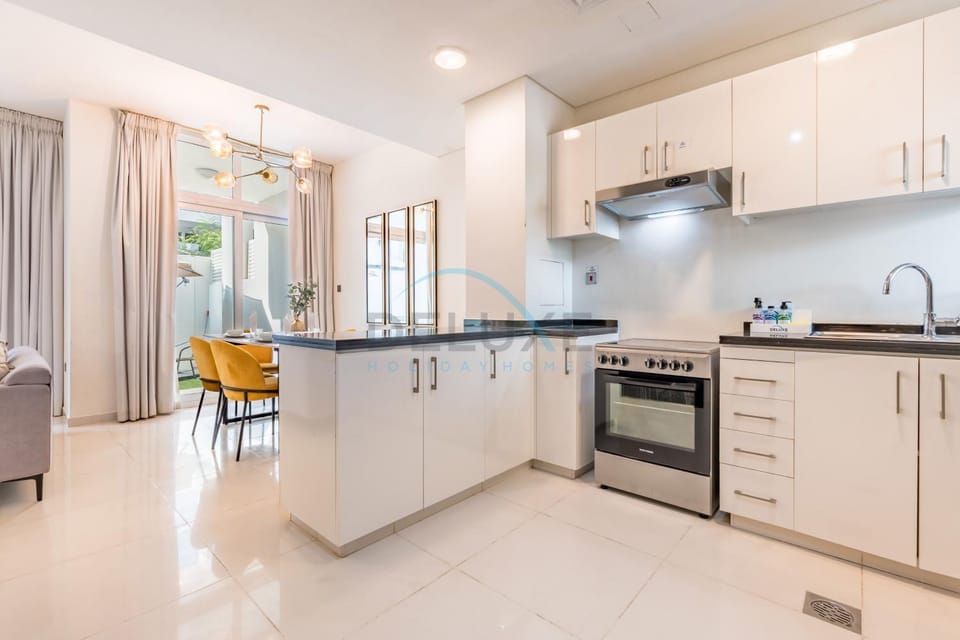 Dining area, oven, stove, kitchen