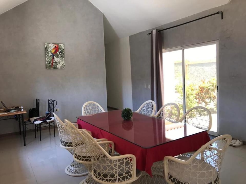 Restaurant/places to eat, Dining area