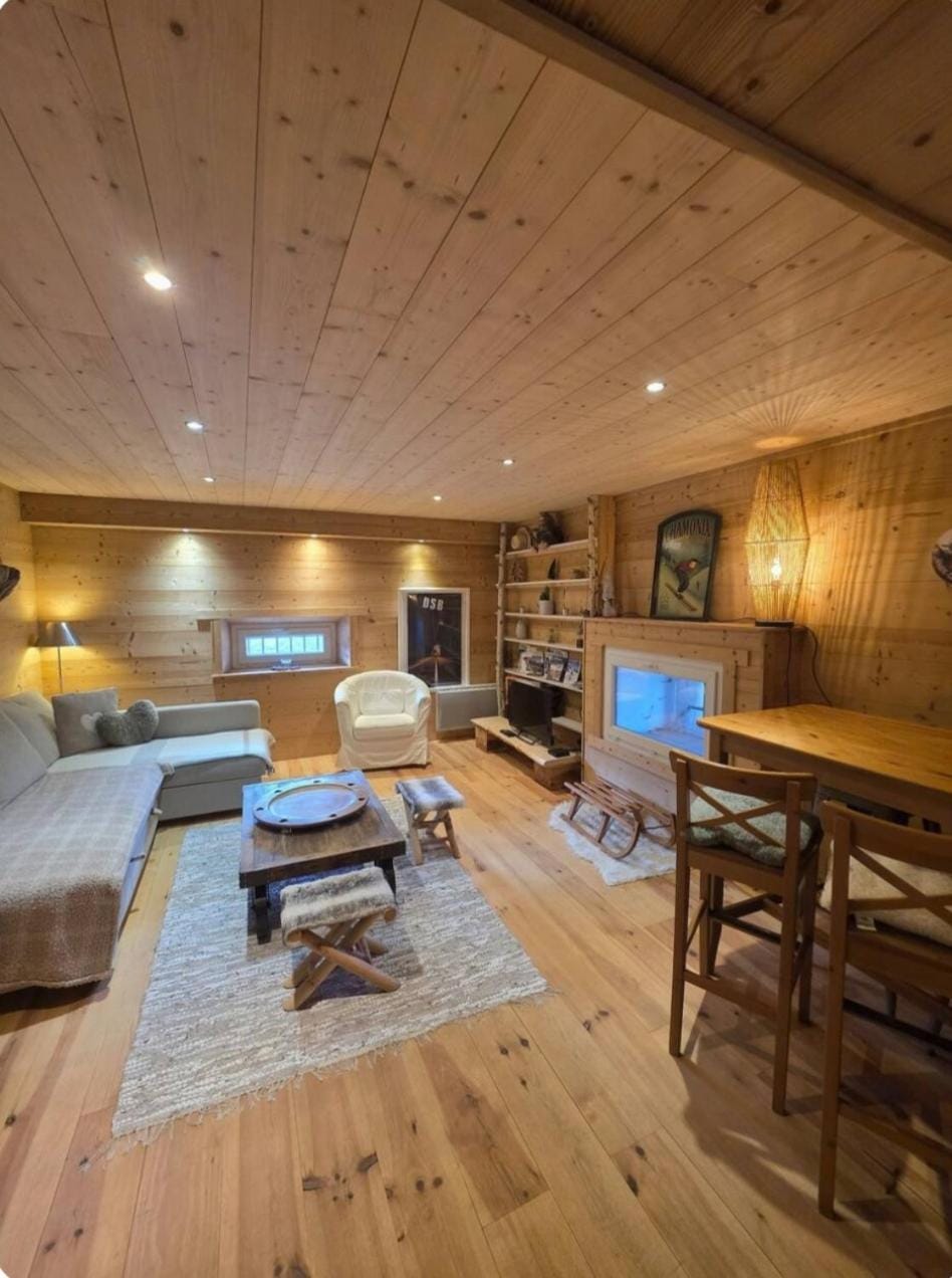 Appartement au rez de jardin d'une villa Mexicaine Apartment in Barcelonnette