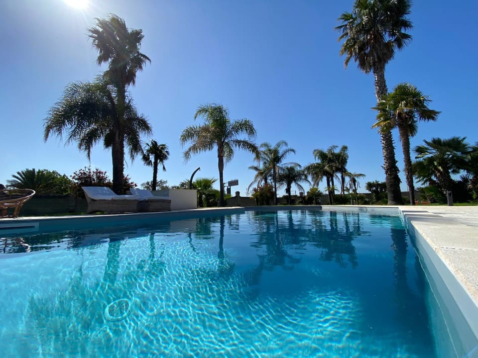 Swimming pool, Swimming pool