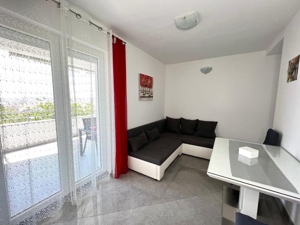 Apartman Solin 1, parking Apartment in Šibenik-Knin County, Croatia