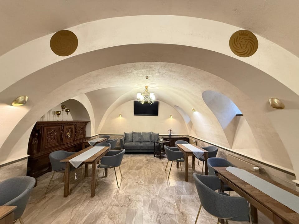 Banquet/Function facilities, Breakfast