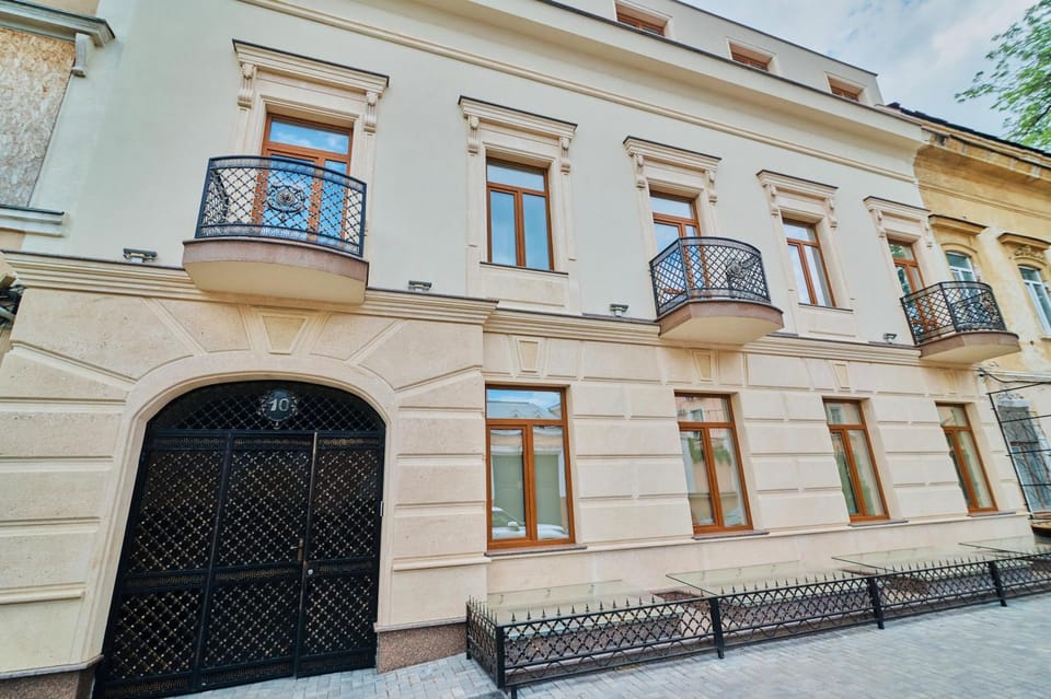 Property building, Facade/entrance