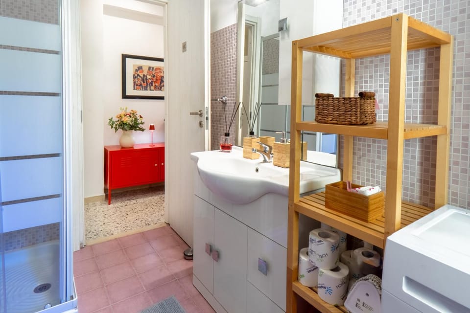 Shower, Bathroom, washing machine