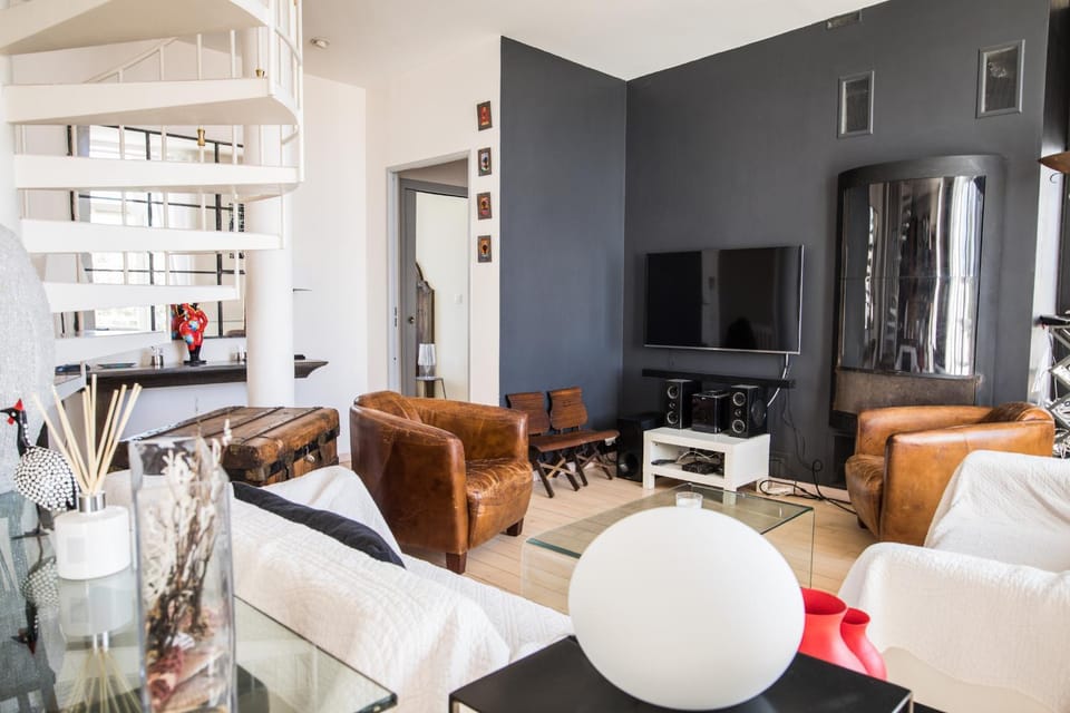 Communal lounge/ TV room, Living room