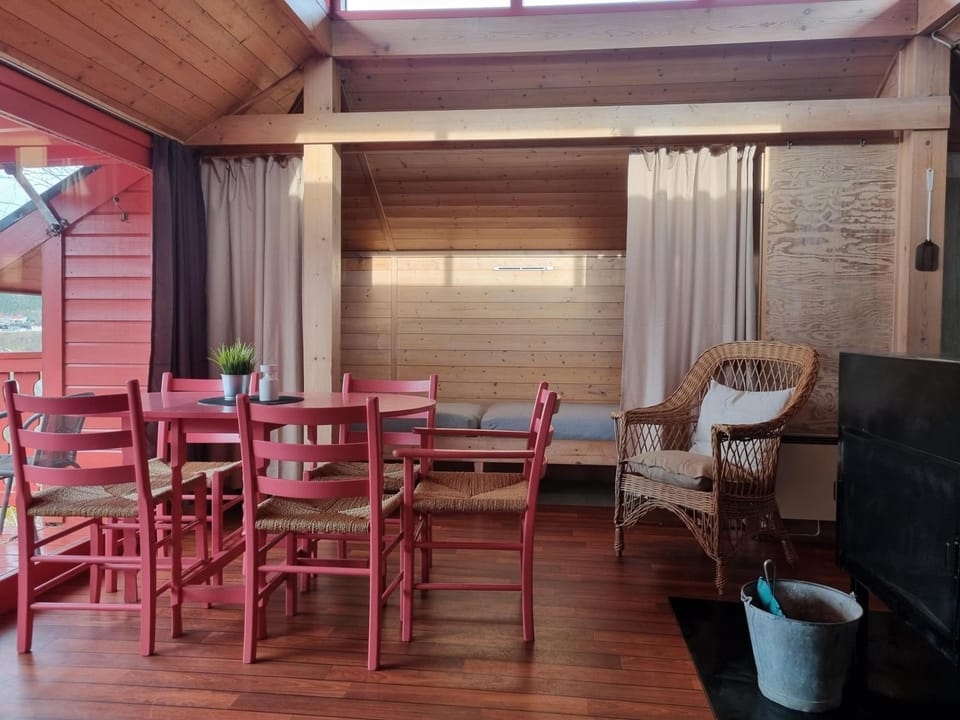 Dining area, Bedroom