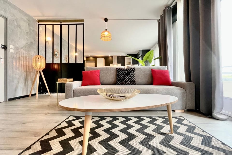 #F7 The contemporary 6 sleeps Wifi tramway Apartment in Grenoble