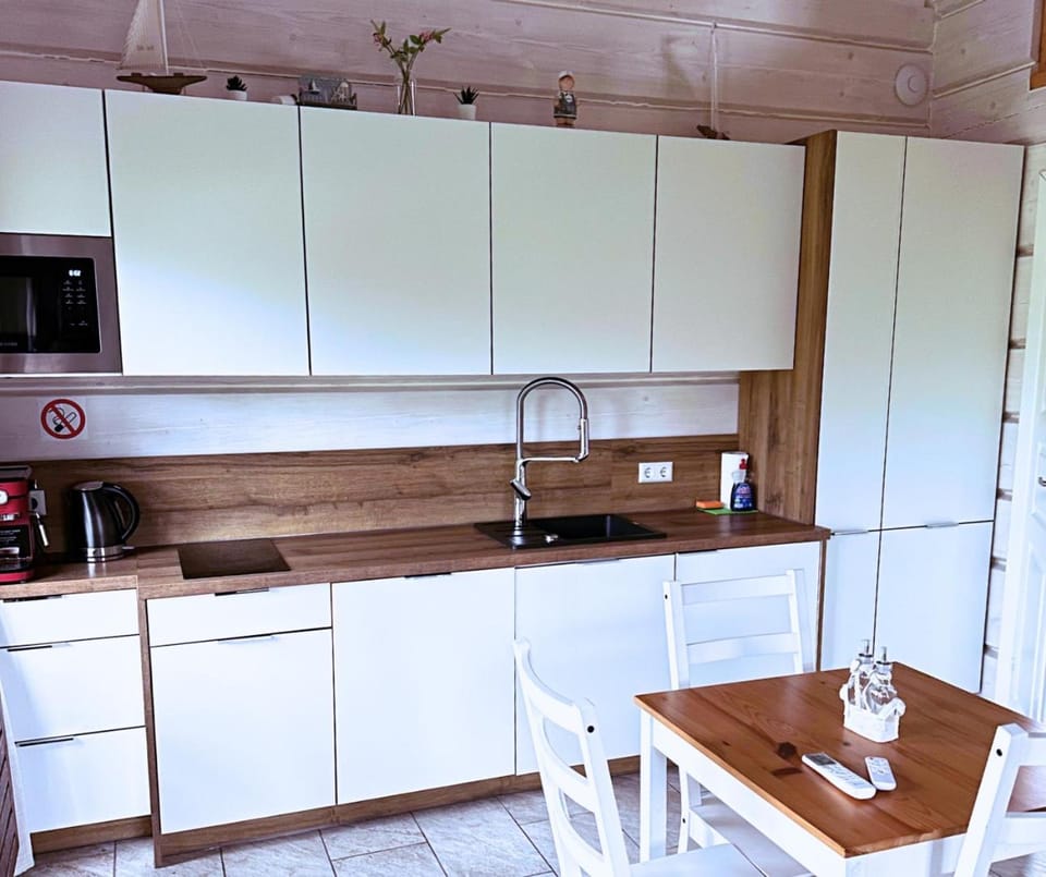 Kitchen or kitchenette, kitchen