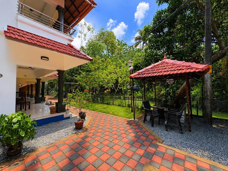 Property building, Day, Garden, View (from property/room), Balcony/Terrace, Garden view