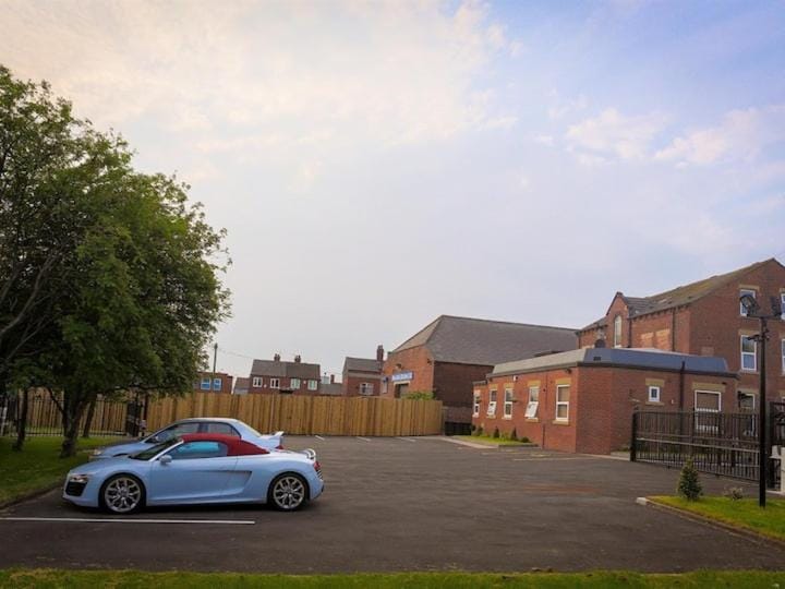 Modern city centre flat with free parking Apartment in Leeds
