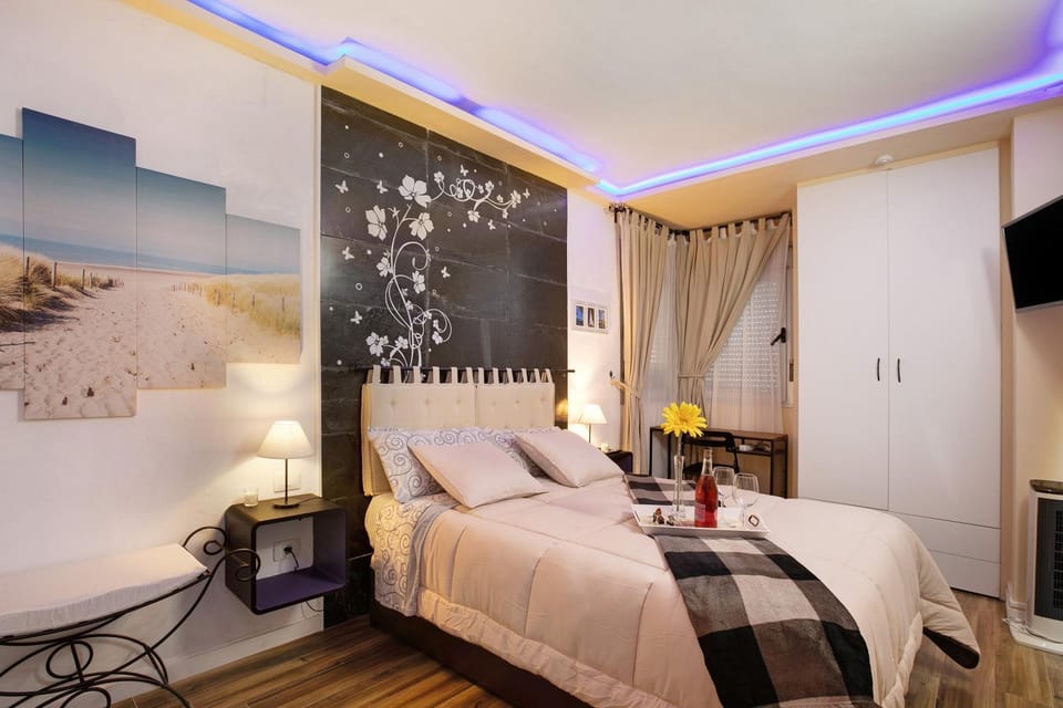 Living room, Bedroom