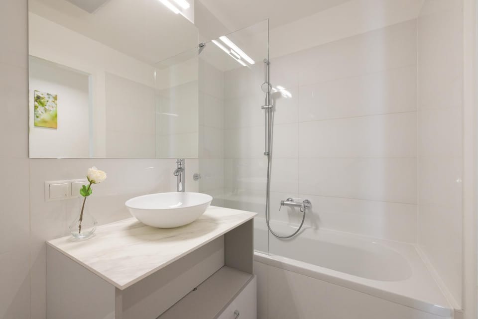 Bathroom, Bath