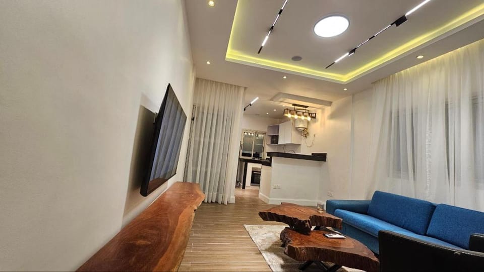 TV and multimedia, Kitchen or kitchenette, Seating area, minibar, oven, stove