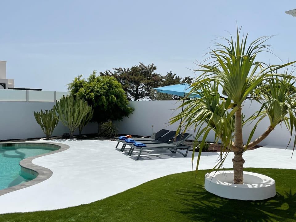 Balcony/Terrace, Swimming pool