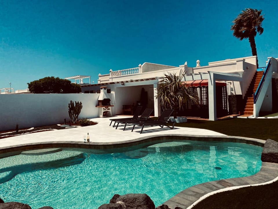 BBQ facilities, Garden, Garden view, Pool view, Swimming pool, Sunset