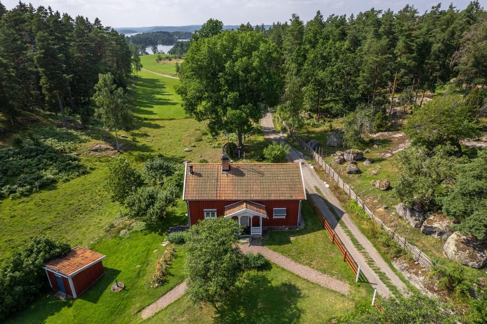 Året runt i väldigt härlig natur Bo på lantgård House in Kalmar County, Sweden