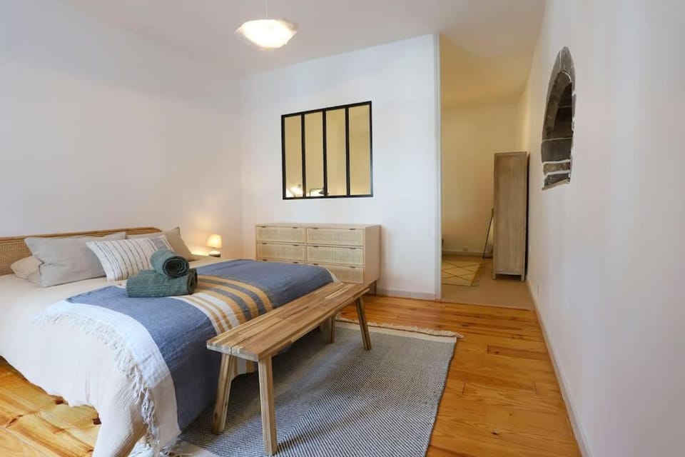 Le Thiou 3 étoiles - Charmant & Authentique, Au Cœur de la Vieille Ville, Billard, 6 personnes Apartment in Annecy