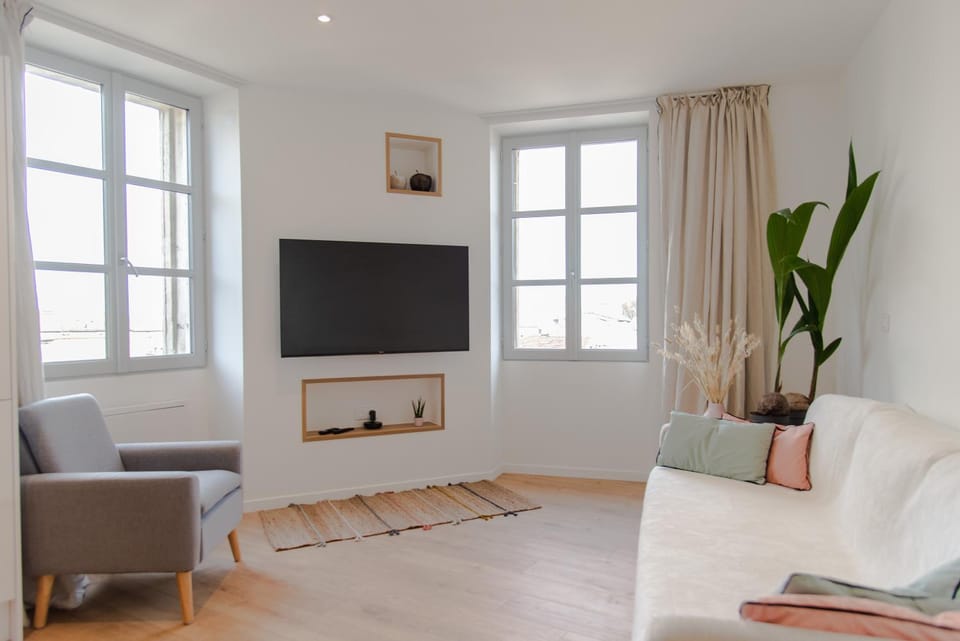 TV and multimedia, Living room, Seating area
