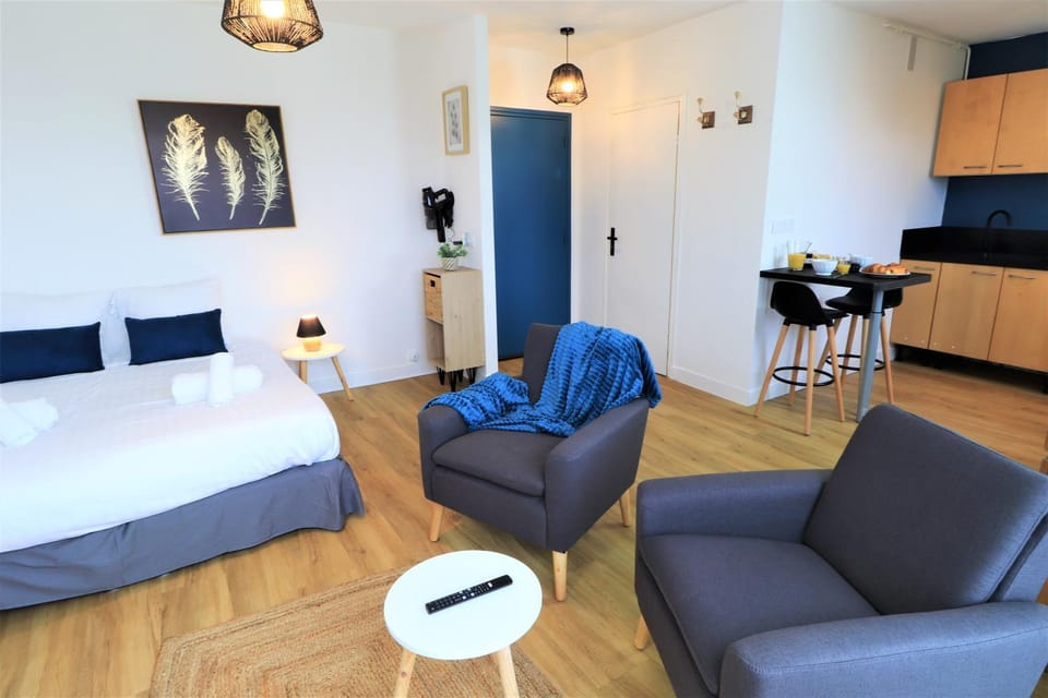 Living room, Photo of the whole room