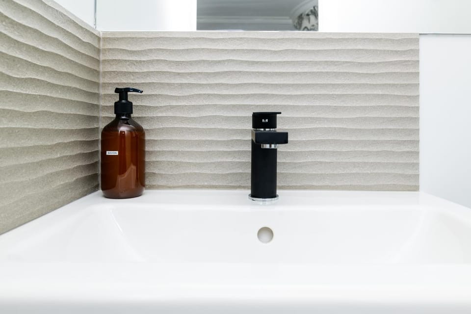 The City Nest - Duke Housing Apartment in Créteil