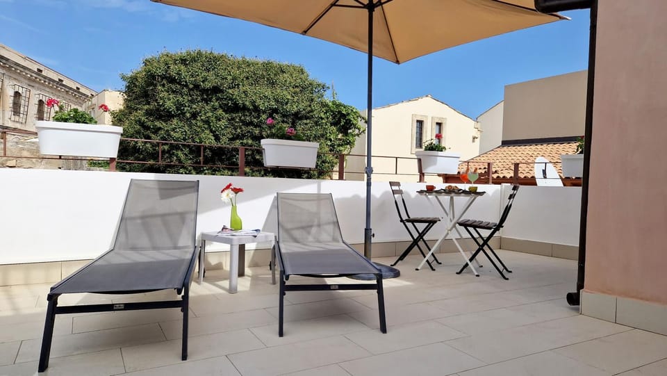 Patio, Balcony/Terrace, sunbed