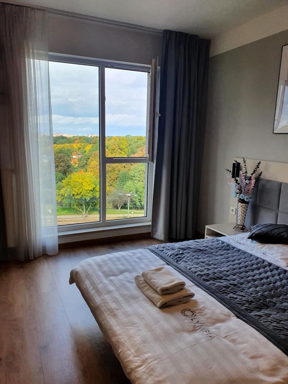 Bed, Bathroom, Bedroom