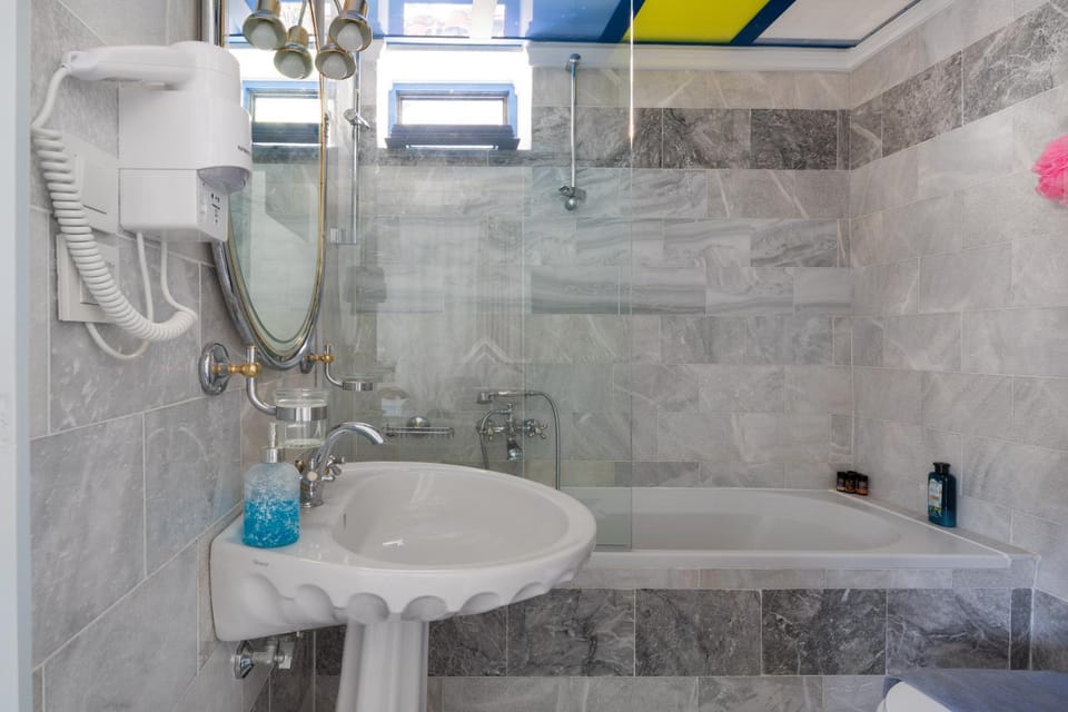 Bathroom, Bath