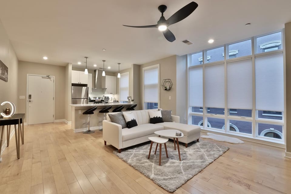 Kitchen or kitchenette, Living room, Seating area, Dining area, fireplace