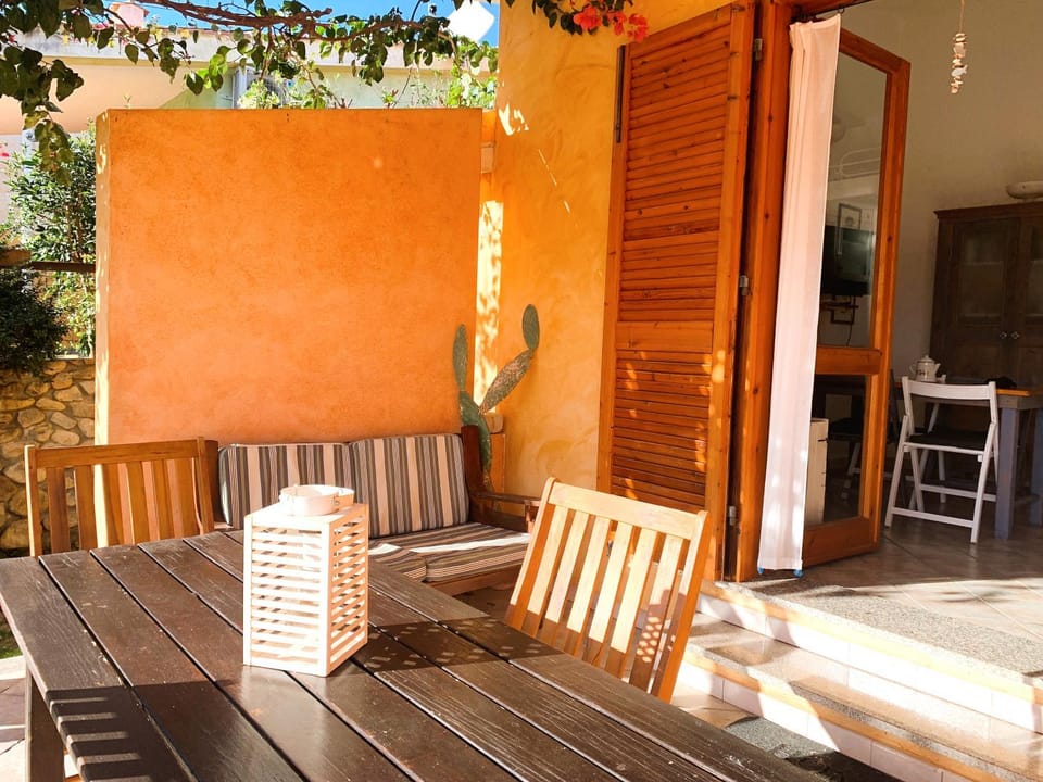 Patio, Balcony/Terrace, Seating area