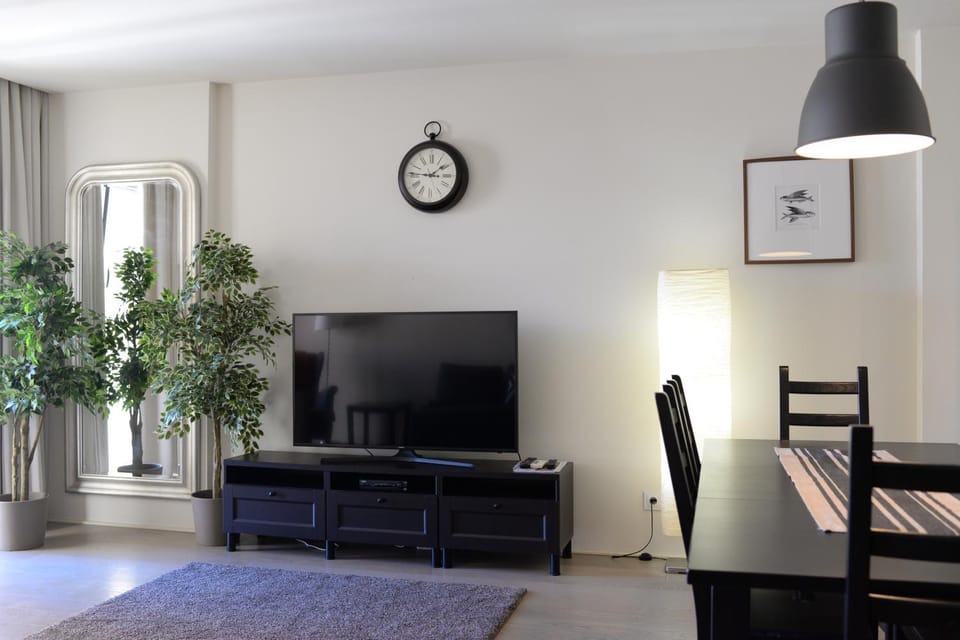 Communal lounge/ TV room, Living room