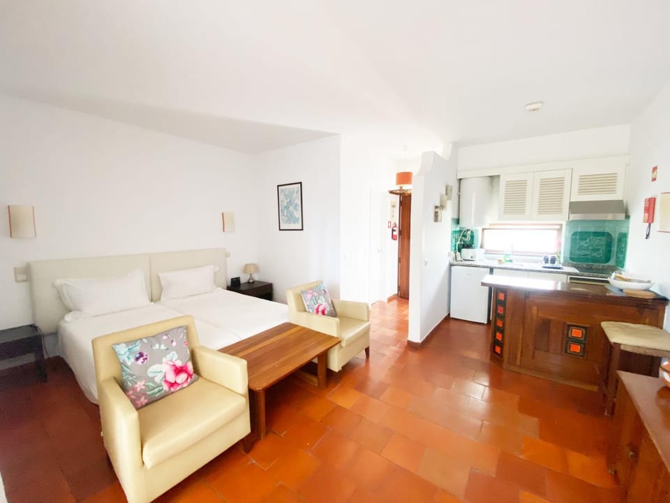 Kitchen or kitchenette, Living room, Bedroom