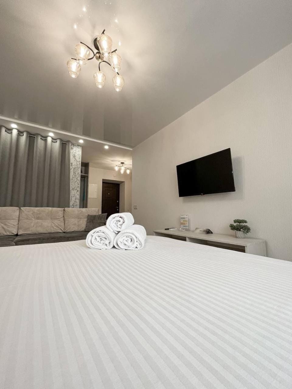 Bed, TV and multimedia