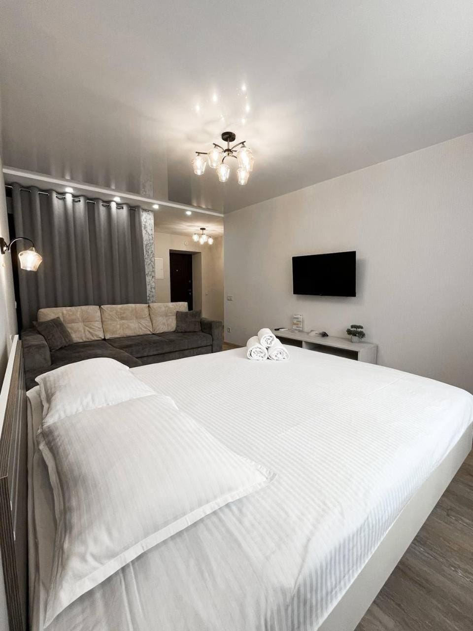 Bed, TV and multimedia
