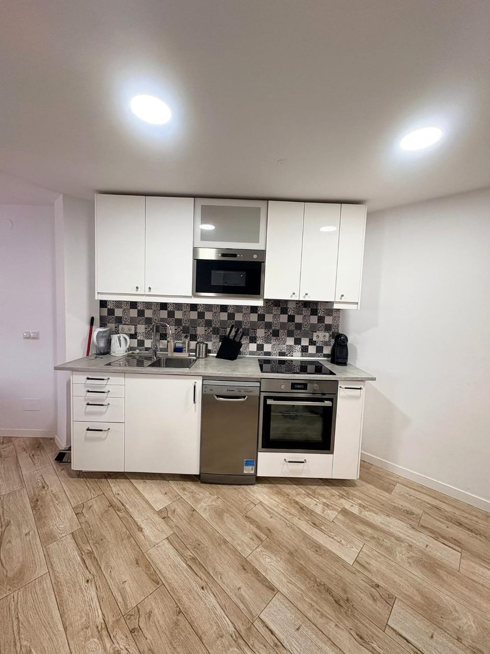 dishwasher, microwave, oven, kitchen