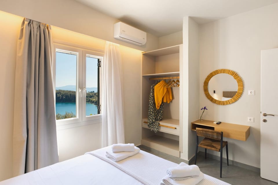Bed, Natural landscape, Photo of the whole room, Bedroom, towels, wardrobe, air conditioner