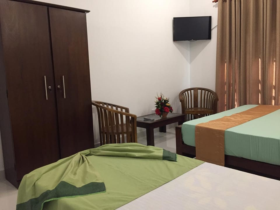 TV and multimedia, Photo of the whole room, Bedroom