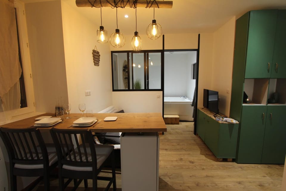 Living room, Meals