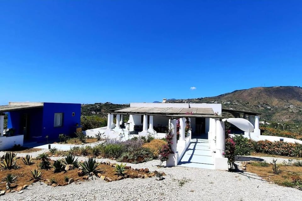Ravissante maison bleue - Villa Azzura B&B Bed and Breakfast in Lipari
