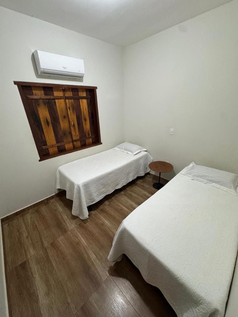 Bed, Photo of the whole room, Bedroom, air conditioner