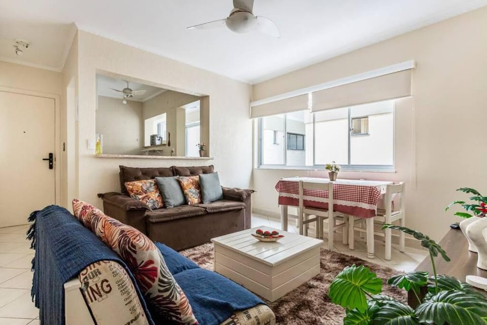 Apartamento encantador no Guarujá, praia da Enseada - Apenas 600m da praia ! Apartment in State of São Paulo