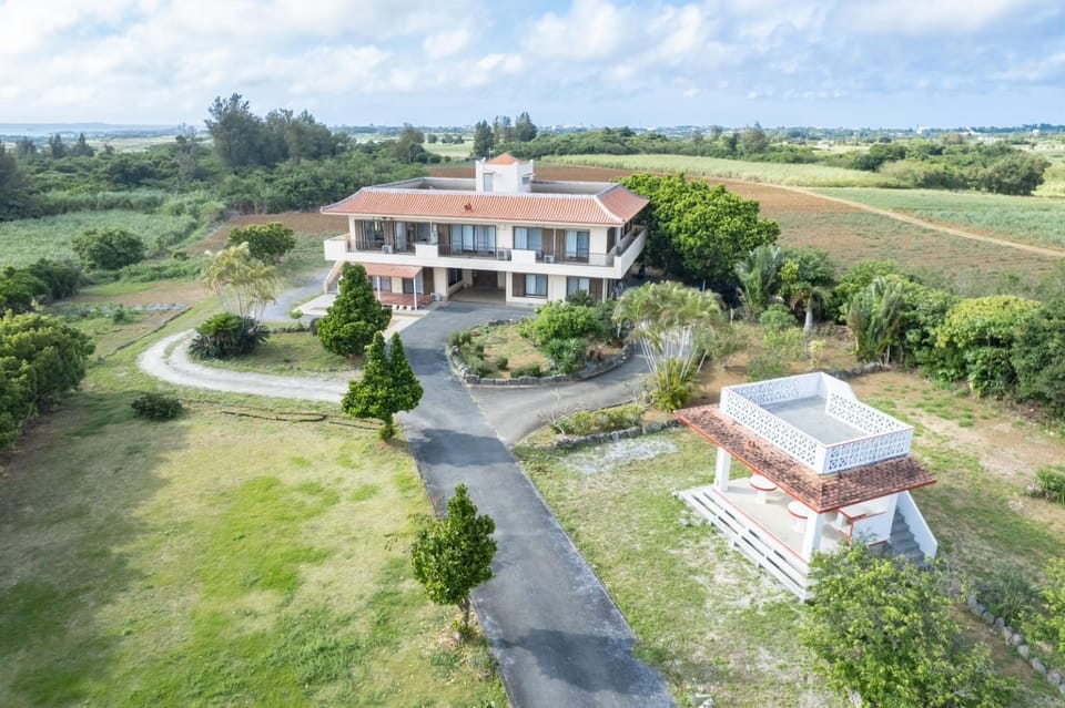 Property building, Neighbourhood, Natural landscape, Garden, Garden view
