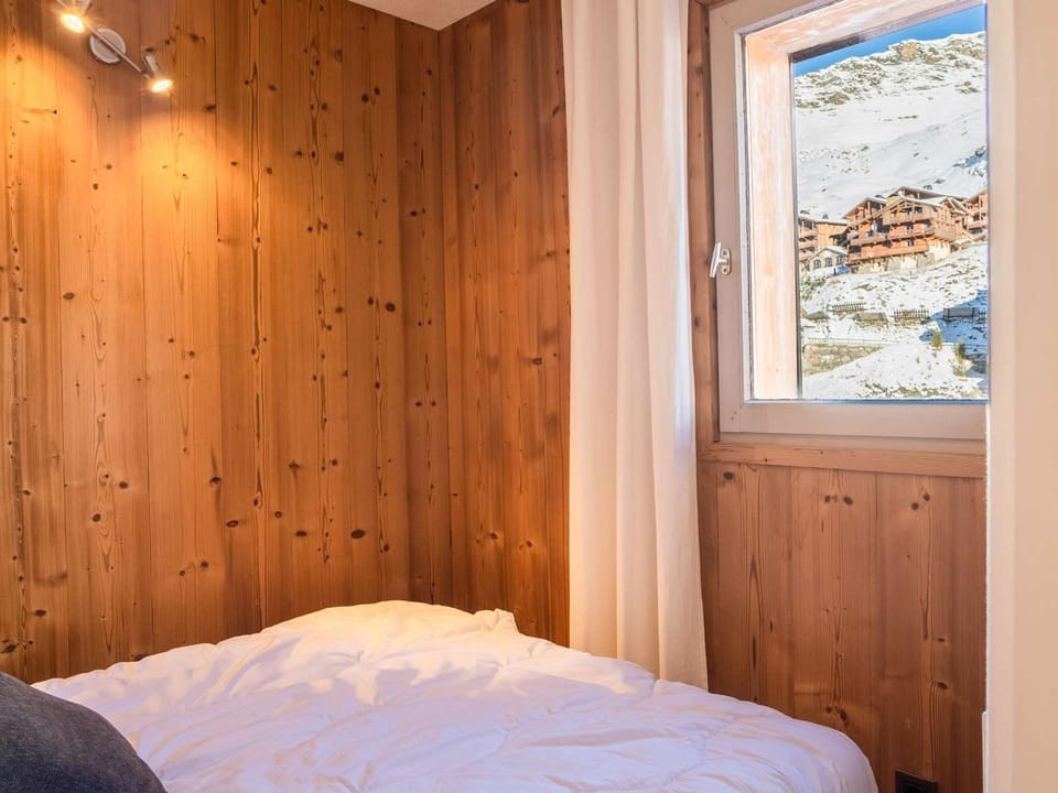 Appartement rénové Val Thorens - 4 pers, 2 chambres, balcon, plein cœur, proximité pistes, commerces - FR-1-637-35 Apartment in Val Thorens