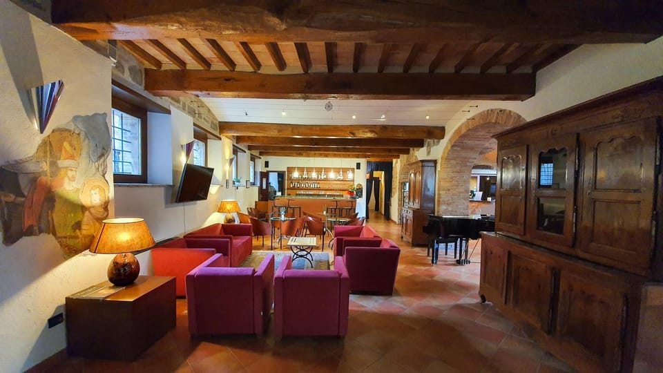 Communal lounge/ TV room