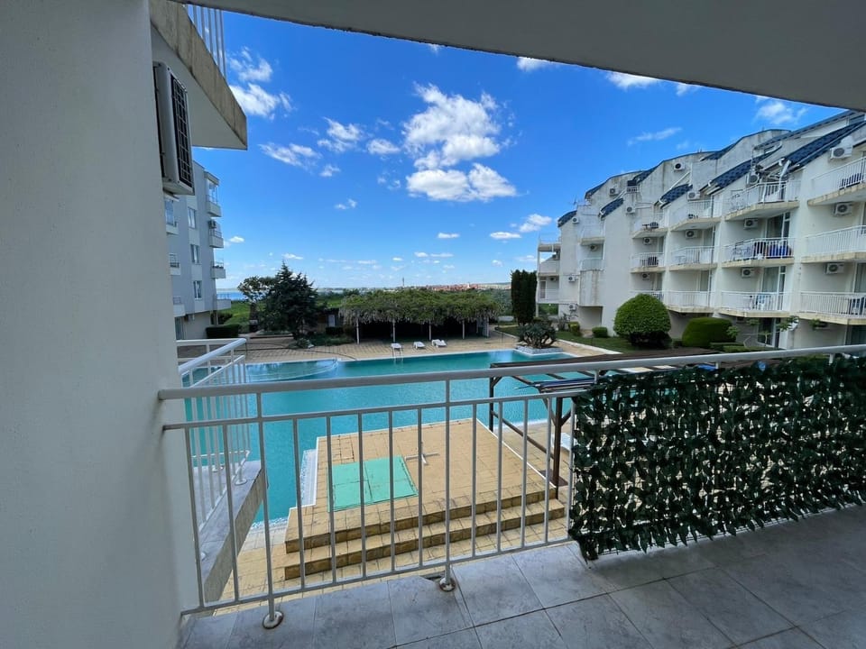 Balcony/Terrace, Pool view