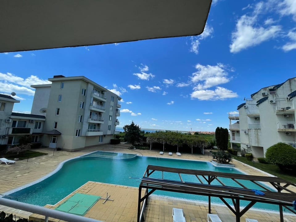 Balcony/Terrace, Pool view