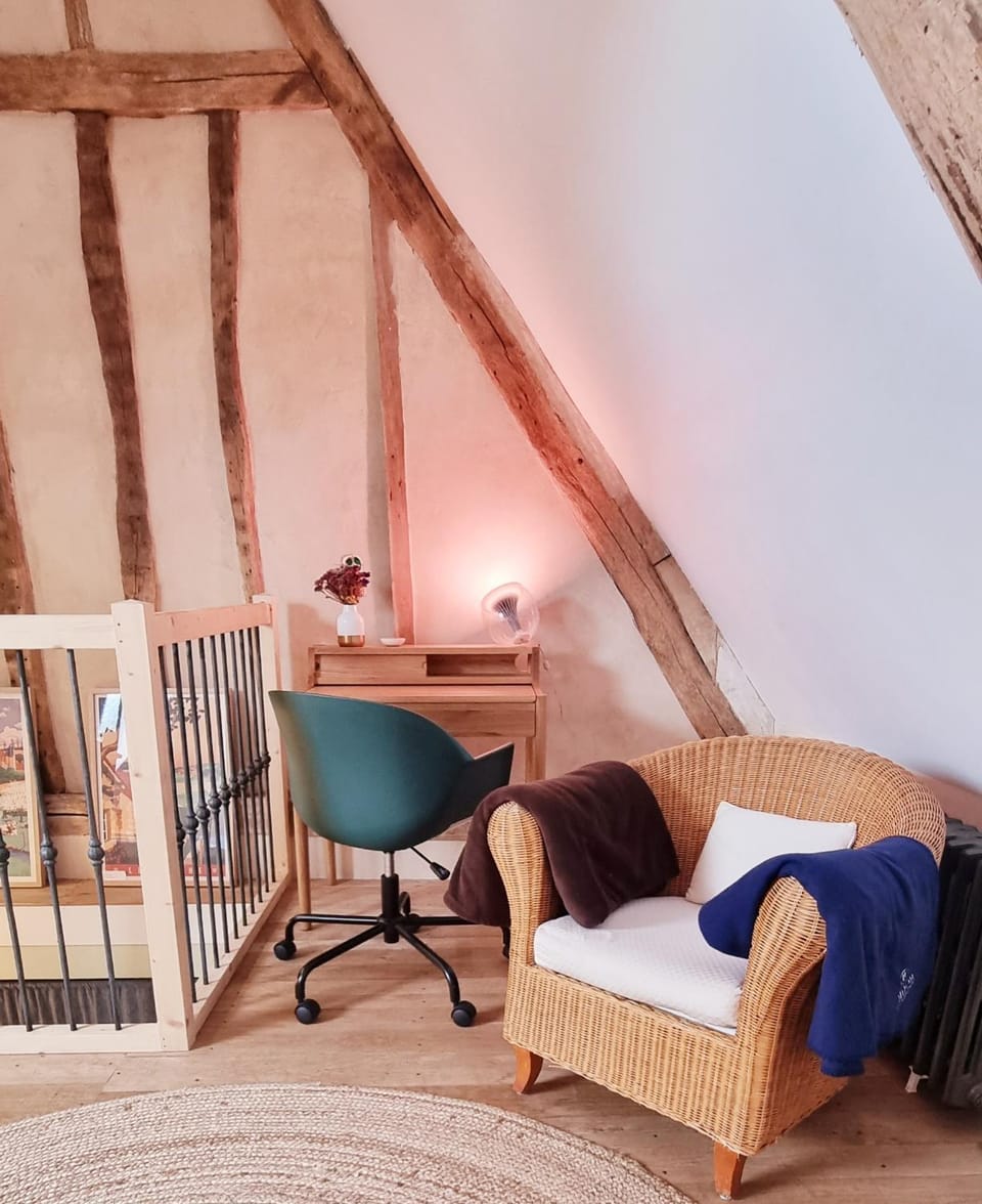 Seating area, Bedroom