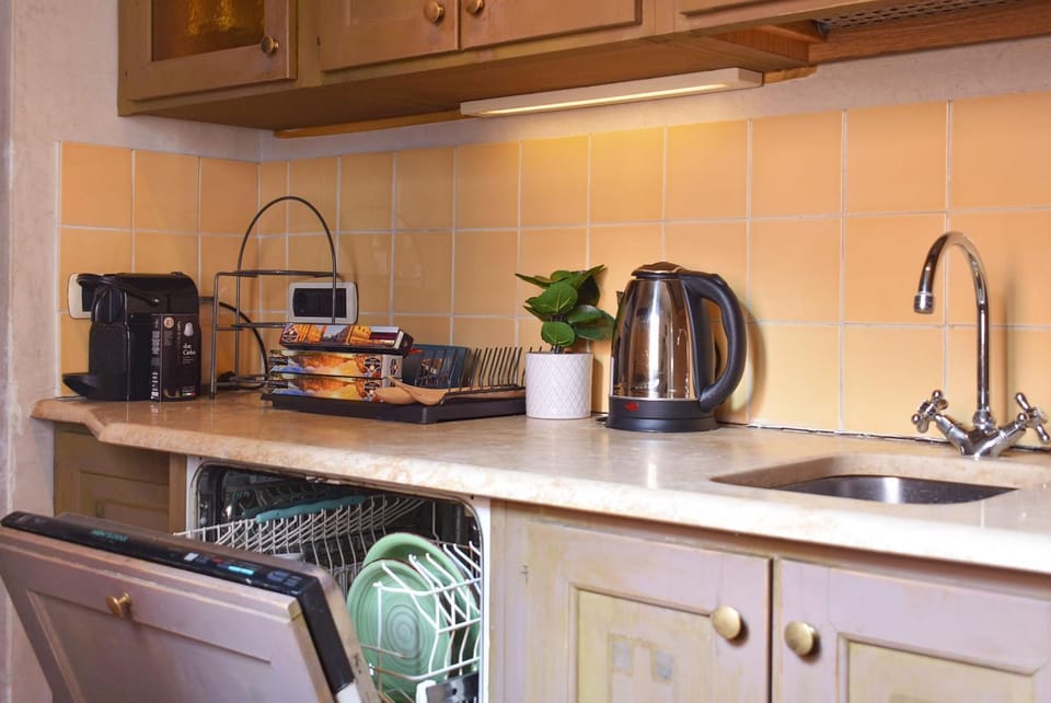 Coffee/tea facilities, Kitchen or kitchenette