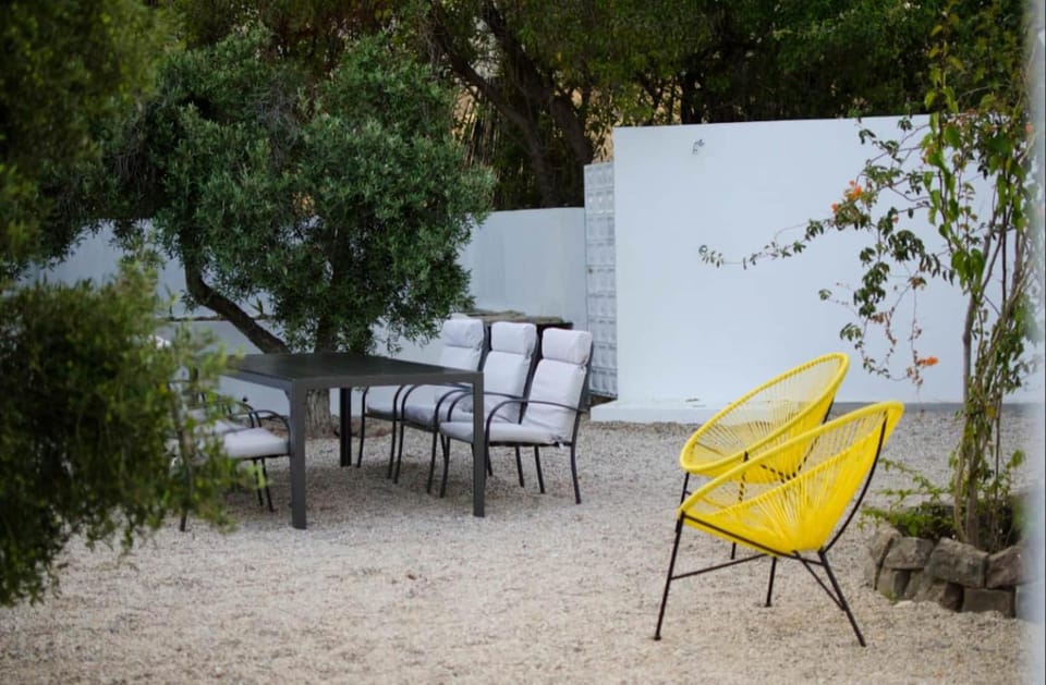 Patio, Spring, Day, Garden, Garden, Seating area, Garden view, sunbed